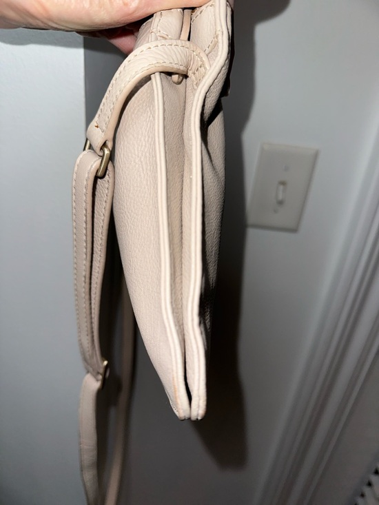 Radley London “Pockets” Blush Cream Leather Crossbody | Multi Zip - Picture 6 of 12